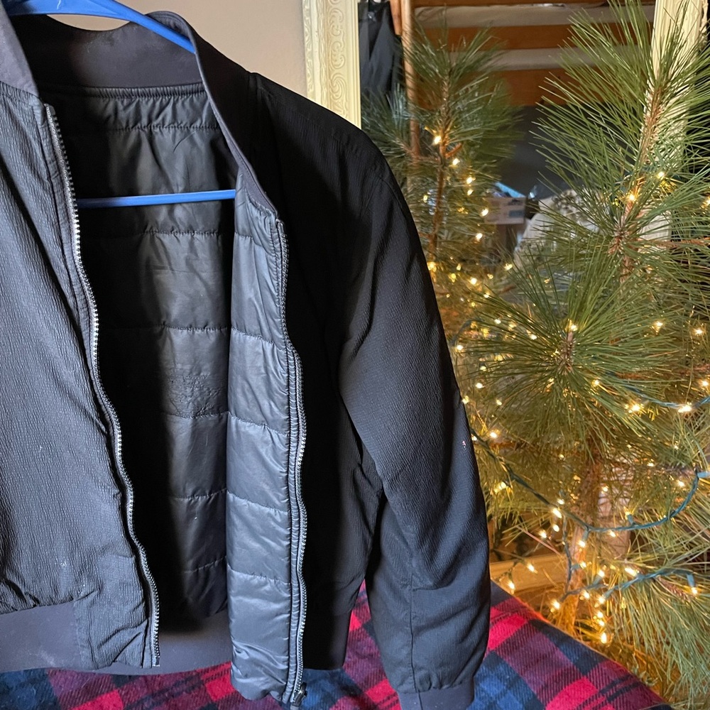 Lululemon reversible black bomber jacket small